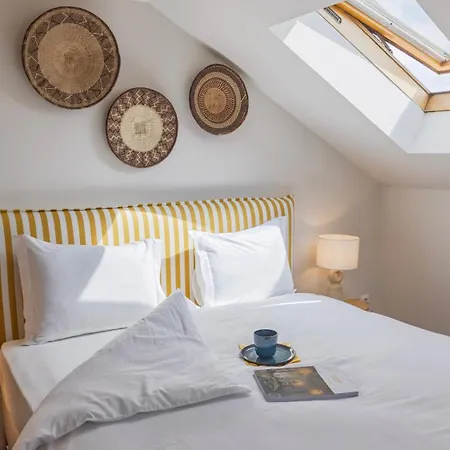Authentic Living With A View By Lovelystay Apartment