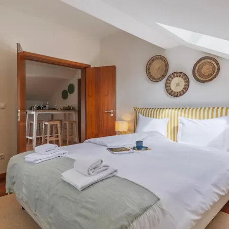 Authentic Living With A View By Lovelystay Apartment *