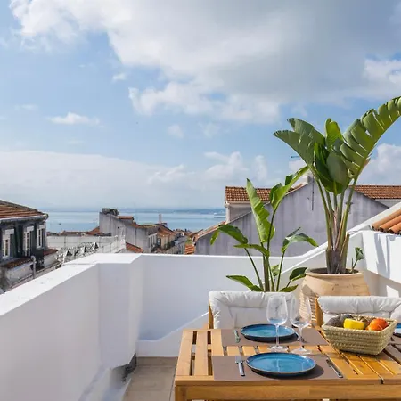 Authentic Living With A View By Lovelystay Apartment