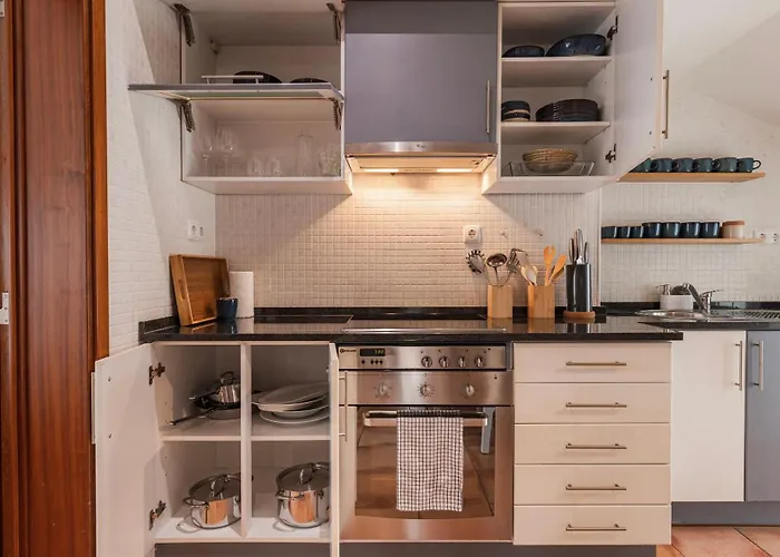 Authentic Living With A View By Lovelystay شقة *