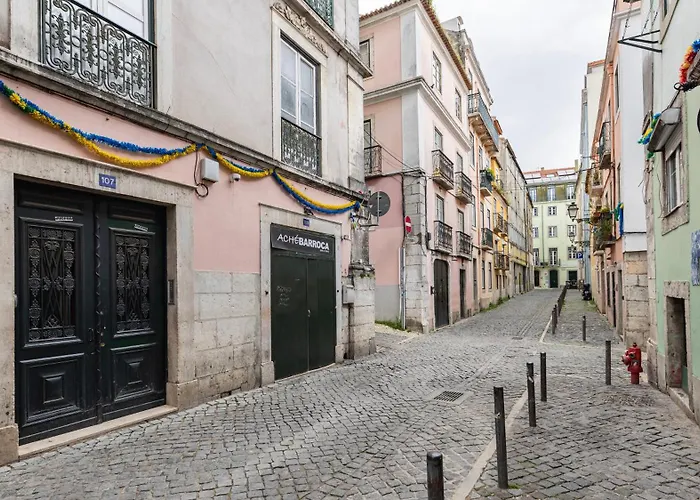 Authentic Living With A View By Lovelystay *