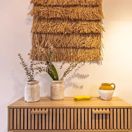 Apartamento Authentic Living With A View By Lovelystay